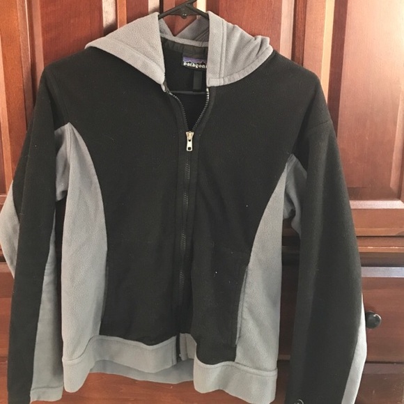 Patagonia Other - Patagonia black and gray zip up